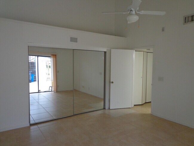Building Photo - 1167 Periwinkle Pl