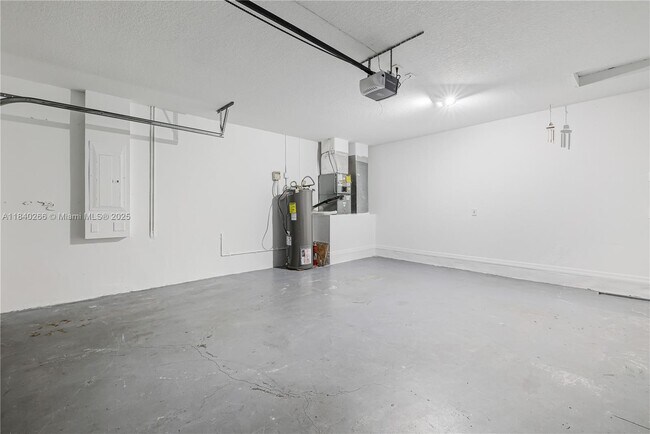 Building Photo - 1509 Canary Island Dr