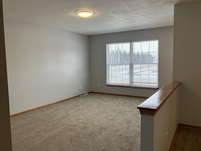 Building Photo - 1442 Oriole Dr