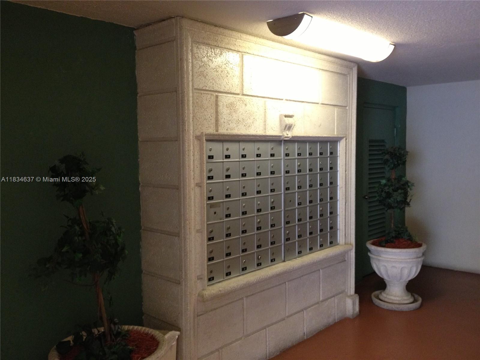 Building Photo - 2575 SW 27th Ave