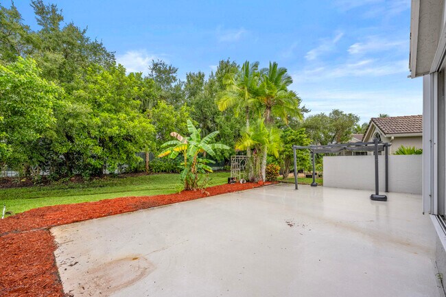 Building Photo - 3033 SE Brierwood Pl