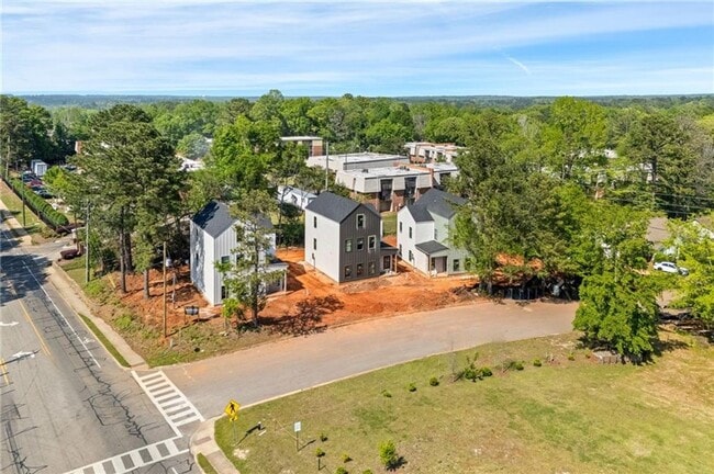Building Photo - Awesome New Construction 5BR House Close t...