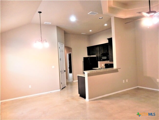 Building Photo - 1071 Carolyn Cove