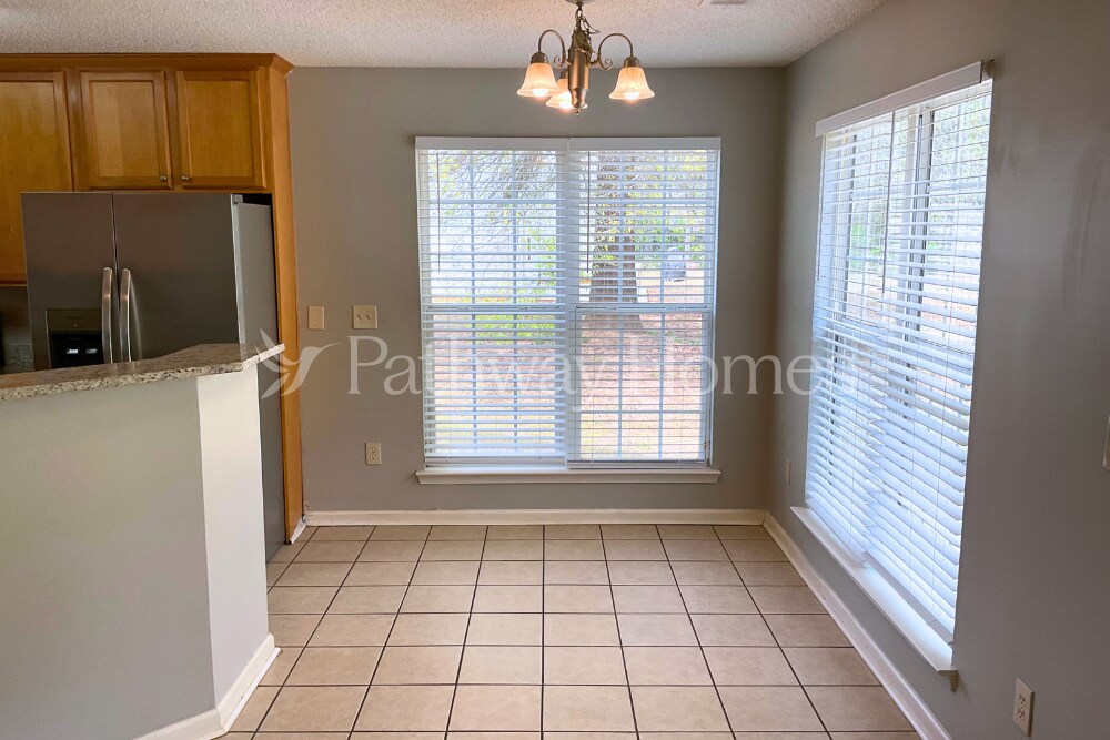 Building Photo - 229 Deodar Ln