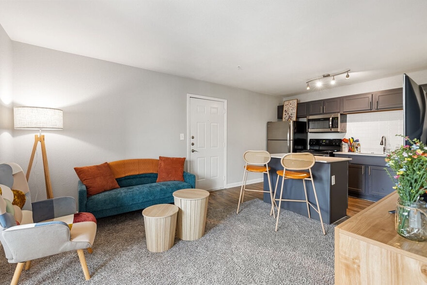 Building Photo - 8054 Exchange Dr