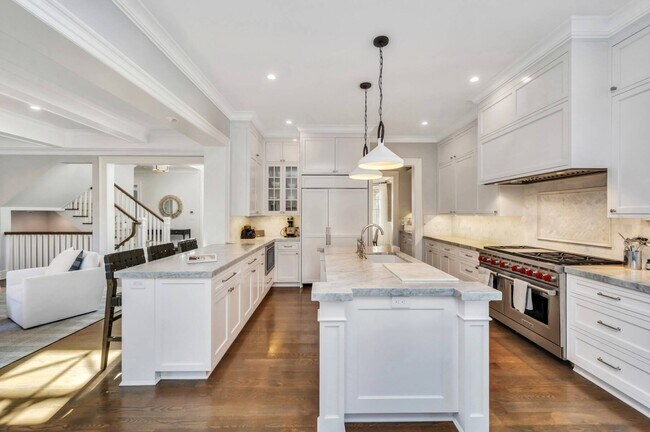 Building Photo - 21 Barn Ln