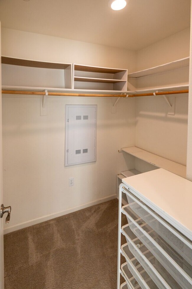 Building Photo - Beautiful two bedroom on Communication Hil...