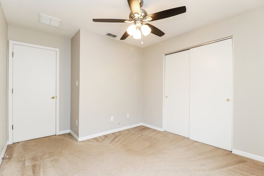 Building Photo - 1176 Stoneham Dr