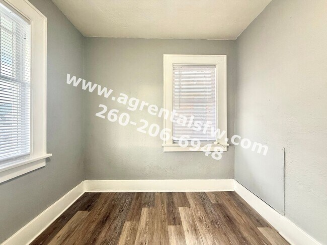 Building Photo - 209 S West St