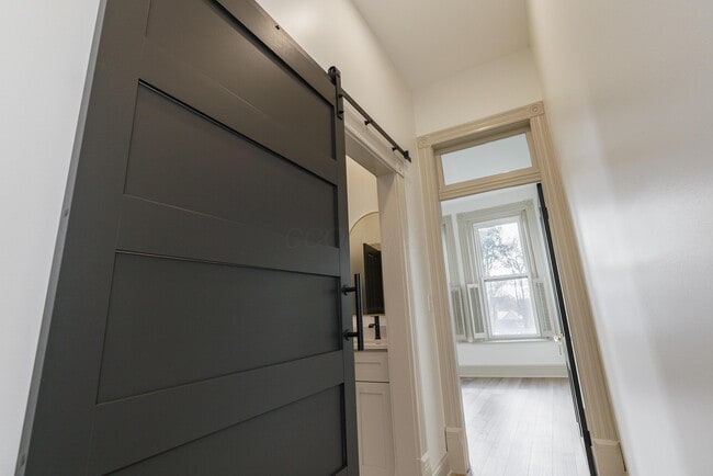 Building Photo - 828 City Park Ave