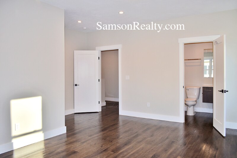 Building Photo - 121 Allura Ln