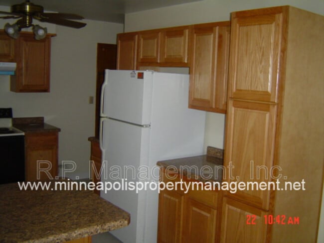 Building Photo - 990 Transit Ave