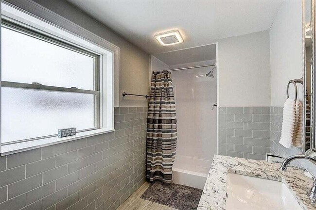 Building Photo - 21810 Locksley Ln