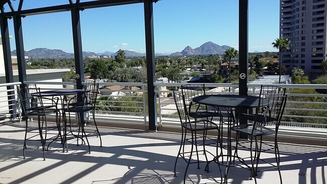 Building Photo - 914 E Osborn Rd