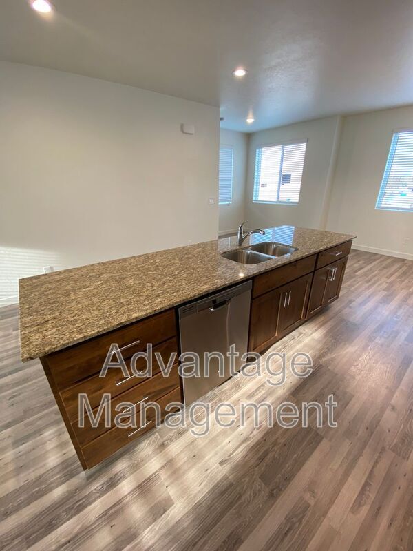 Building Photo - 531 S 1080 W