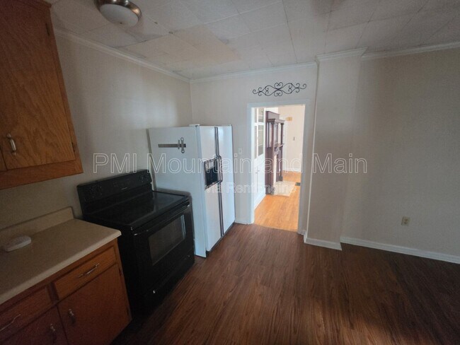 Building Photo - 41 Westwood Pl