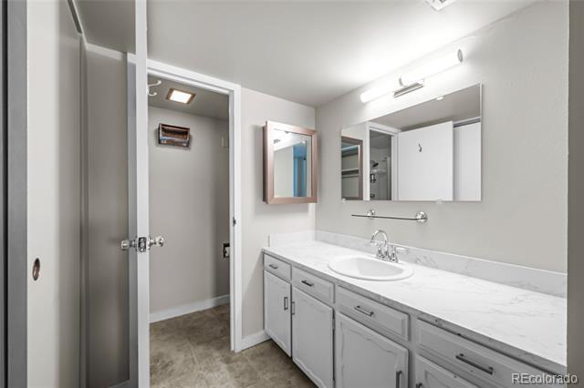 Building Photo - 799 Dahlia St