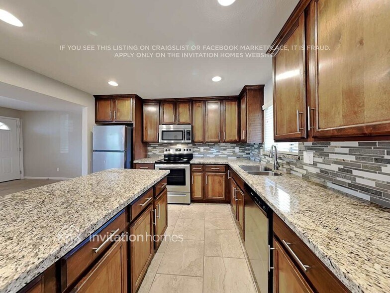 Building Photo - 7443 E Crescent Cir