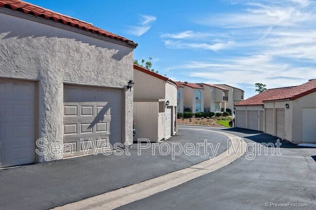 Building Photo - 914 Caminito Madrigal