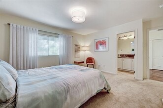 Building Photo - 8816 Cortile Dr