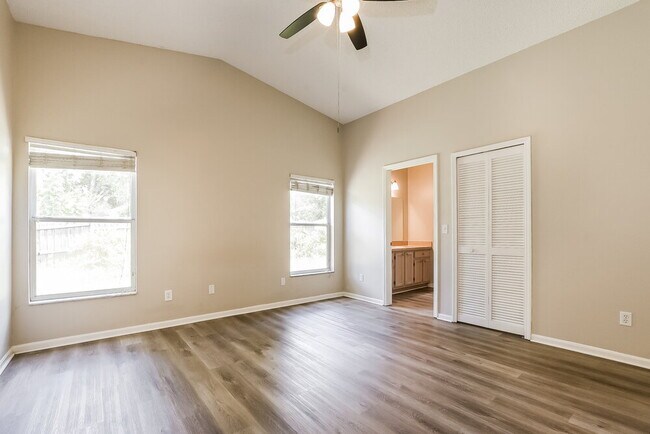 Building Photo - 1912 Windsor Oak Dr