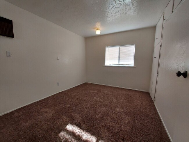 Building Photo - Quaint home walking distance to Covington ...