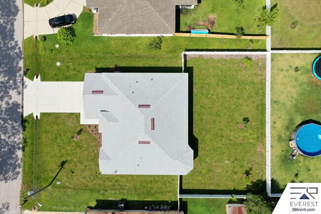 Building Photo - 4 Postman Ln