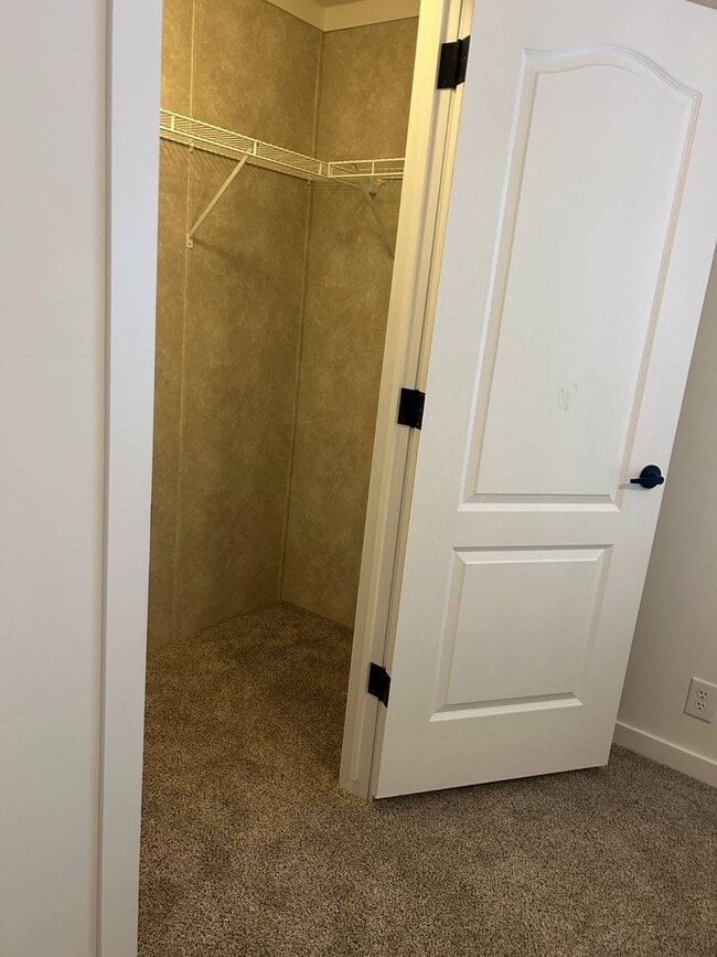 Building Photo - 5222 Greenwich Rd