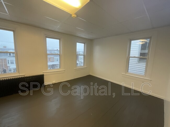 Building Photo - 266 W Jackson St