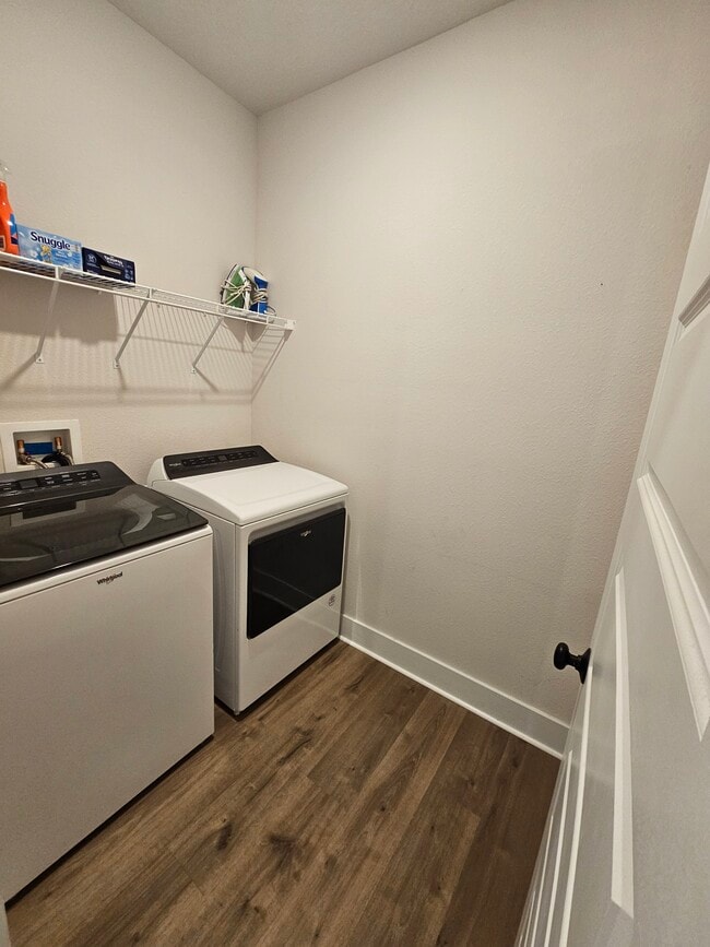 Building Photo - 5825 Danbury Blvd