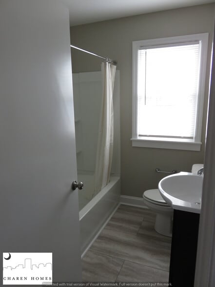 Building Photo - 1909 S Battery Dr