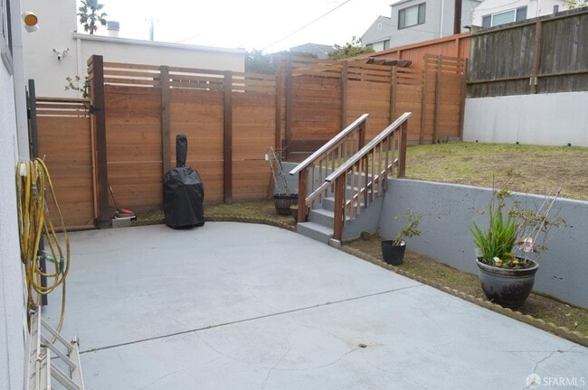 Building Photo - 87 Lakemont Dr