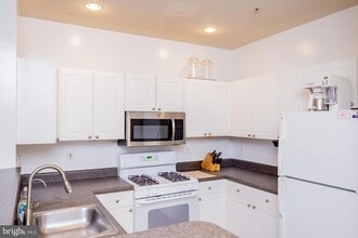 Building Photo - 11373 Aristotle Dr