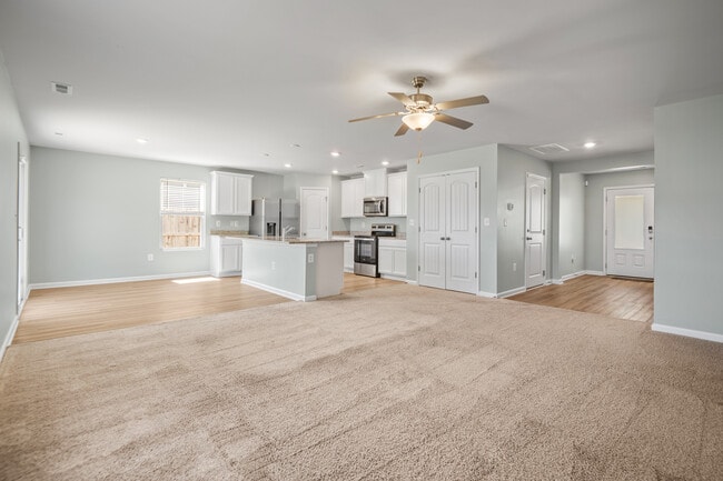 Building Photo - 2854 Meadowview Blvd