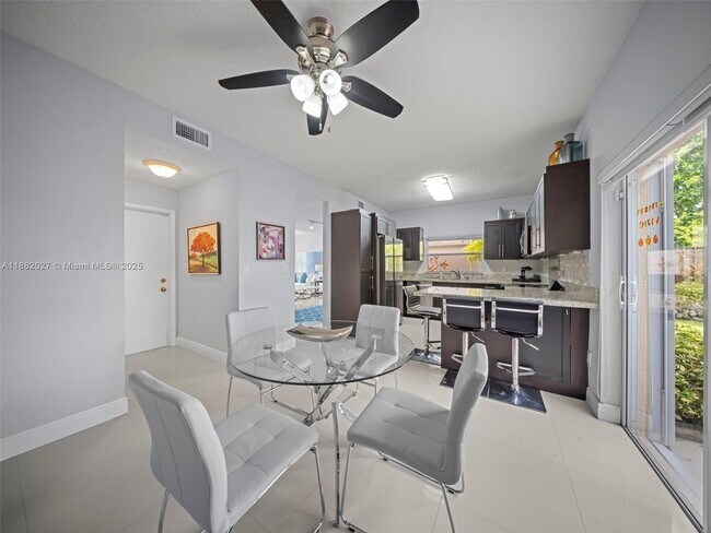 Building Photo - 9908 SW 117th Pl