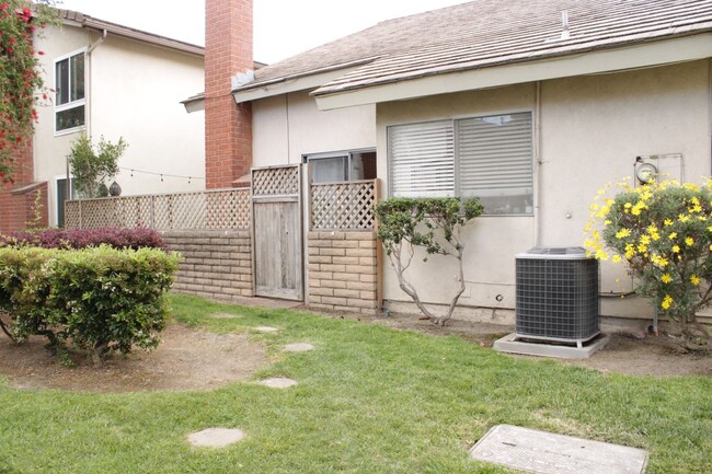 Building Photo - 12462 Rainier Cir