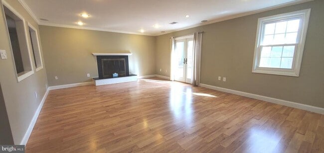 Building Photo - 2521 Farrier Ln