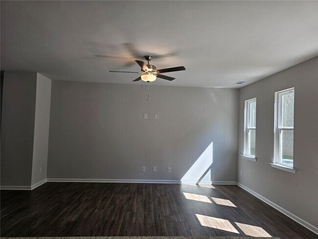 Building Photo - 135 Berry Dr