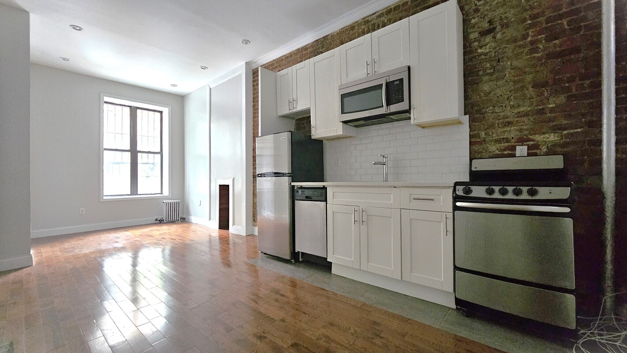Building Photo - 523 W 156th St