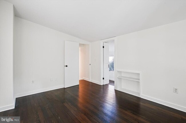 Building Photo - 323 N Patrick St