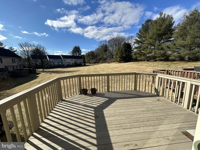 Building Photo - 506 Dunbarton Ct