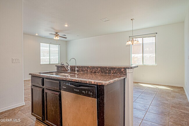 Building Photo - 7668 Mundy Creek Dr