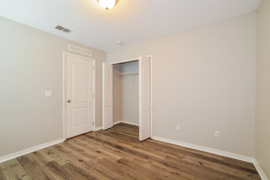 Building Photo - 2237 Aitkin Loop