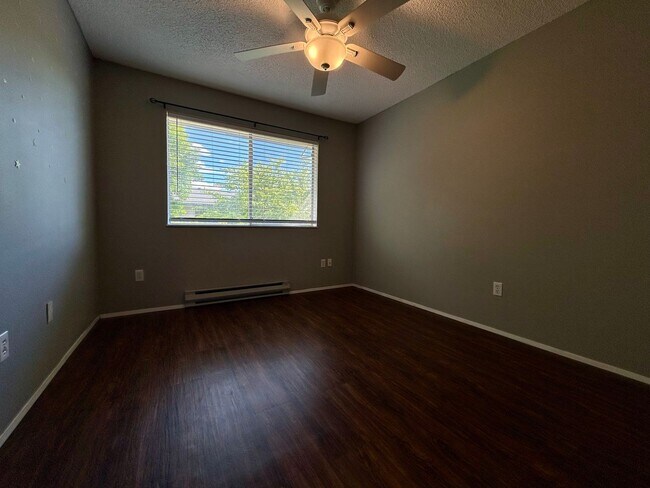 Building Photo - FIRST MONTHS RENT FREE! Welcome to your new home!