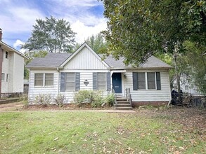 Building Photo - 3 bedroom house in Highland!