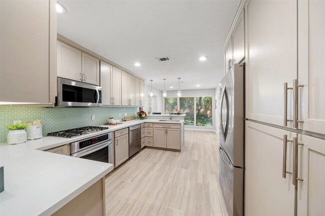 Building Photo - 1912 Foxtail Pl