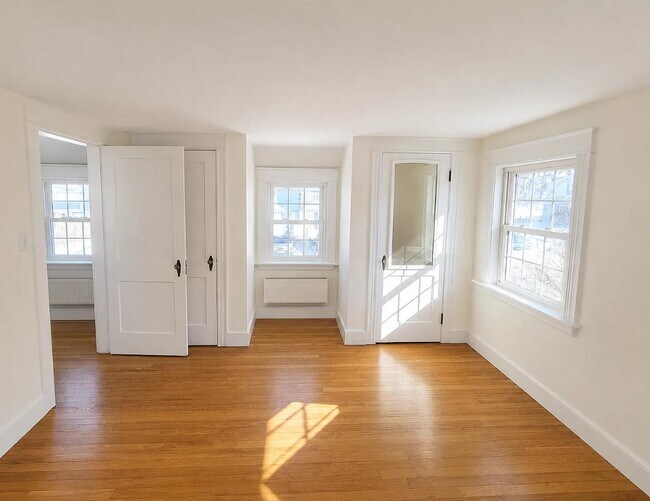 Building Photo - 73 Clemons St