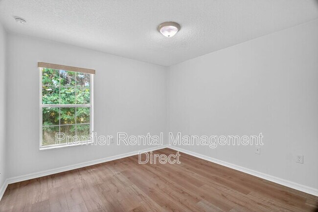 Building Photo - 525 Paulling Dr