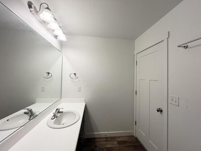 Building Photo - 3546 Terra Sol Dr