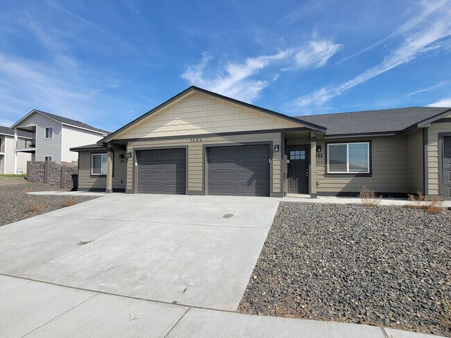 Building Photo - 1004 Creer Way